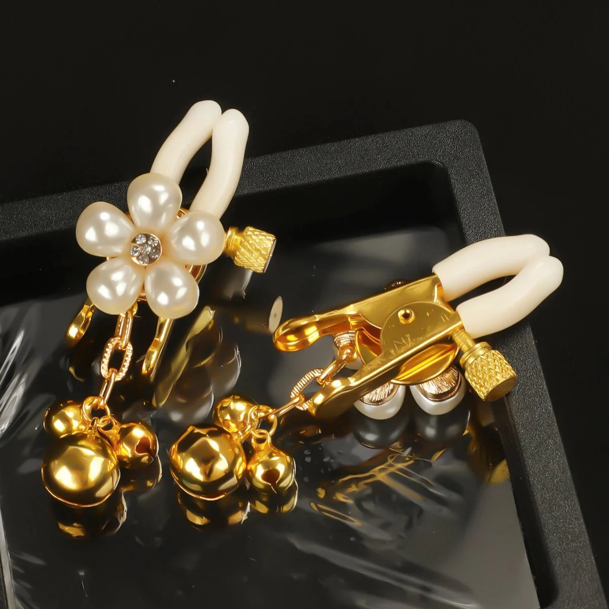 Pearl Flower Milk Clip Sex Props Milk Clip Chain Bell Mimi Clip Adult Products Female Props
