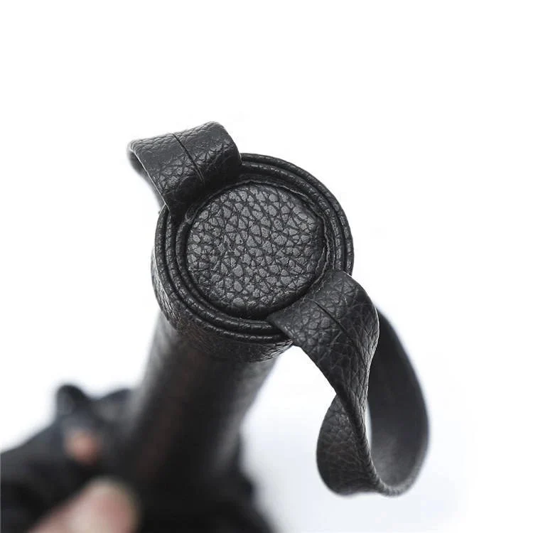 Sexual Flirt Tools Sex Whips Bondage Toy for Adults Sex Black Leather Flogger Fetish Whip