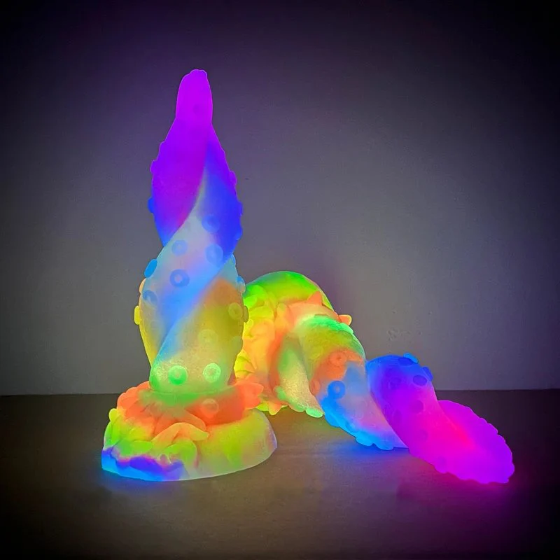 Yellow Dragon Fantasy Series 324g Small Glow in the Dark Dildo Luminous Rubber Penis for Lesbian