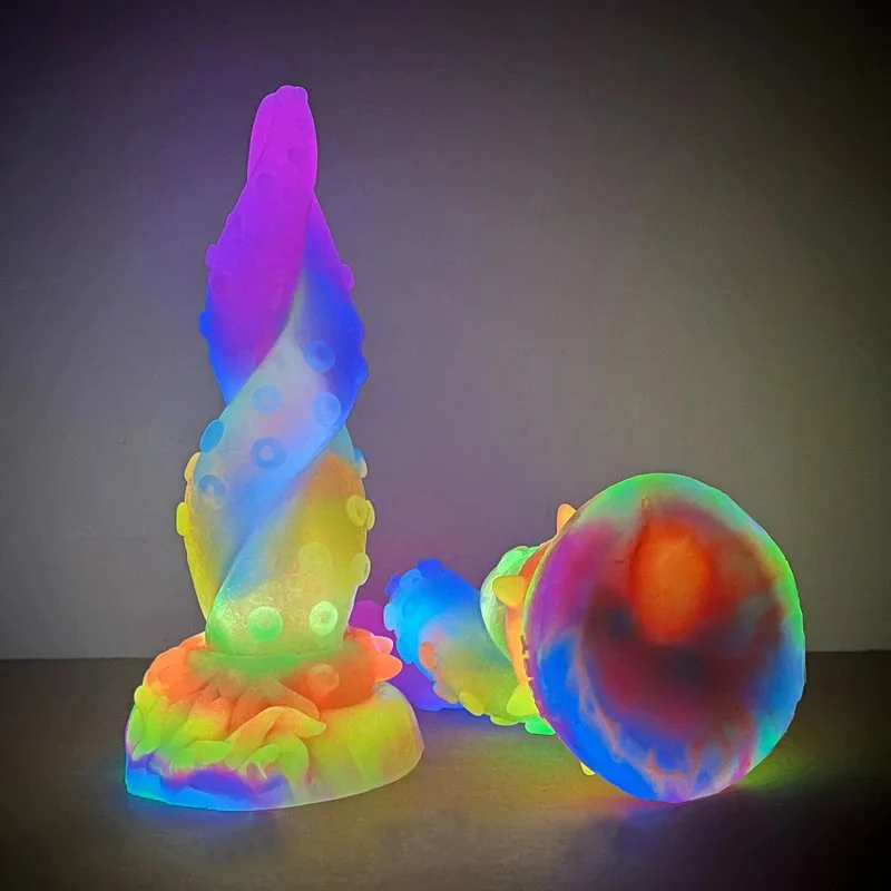 Yellow Dragon Fantasy Series 324g Small Glow in the Dark Dildo Luminous Rubber Penis for Lesbian