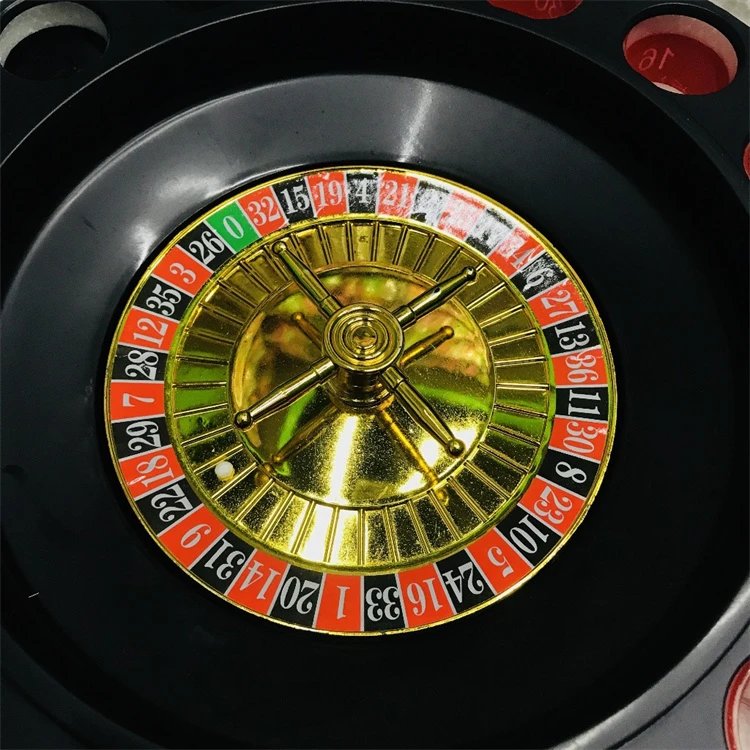 Adult Games Party Drinking Wheel Novelty Drinking Roulette Game With 16 Shot Glasses