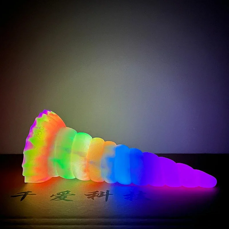 Artificial Spiral Anal Toys With Liquid Silicone Glow in the Dark Dildo for Lesbian Masturbators